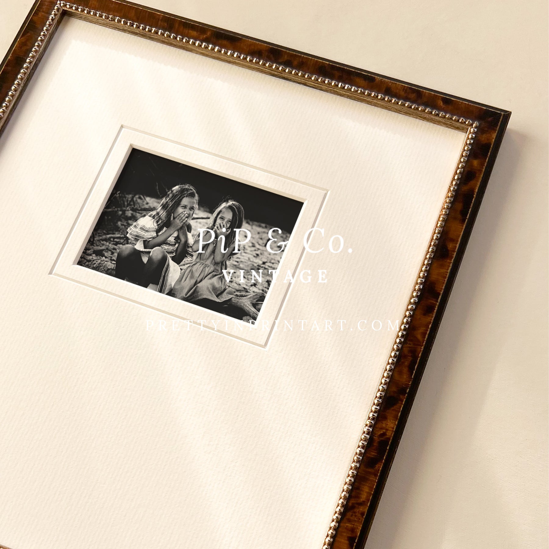 Framed vintage art prints in classic picture frames, Traditional vintage art with ornate frame, Classic wall art with antique-style picture frame, Vintage prints in old-fashioned frames for home decor, Where to buy vintage-style art with classic frames, E