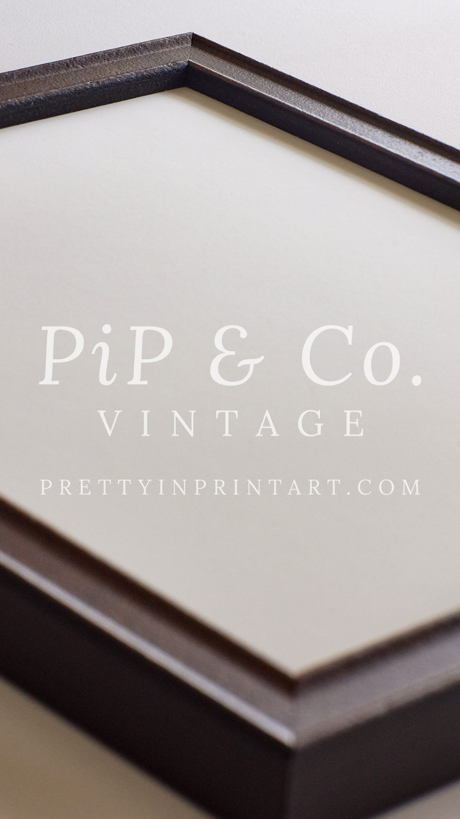 Vintage inspired picture frames for gallery wall ideas and classic antique style interiors