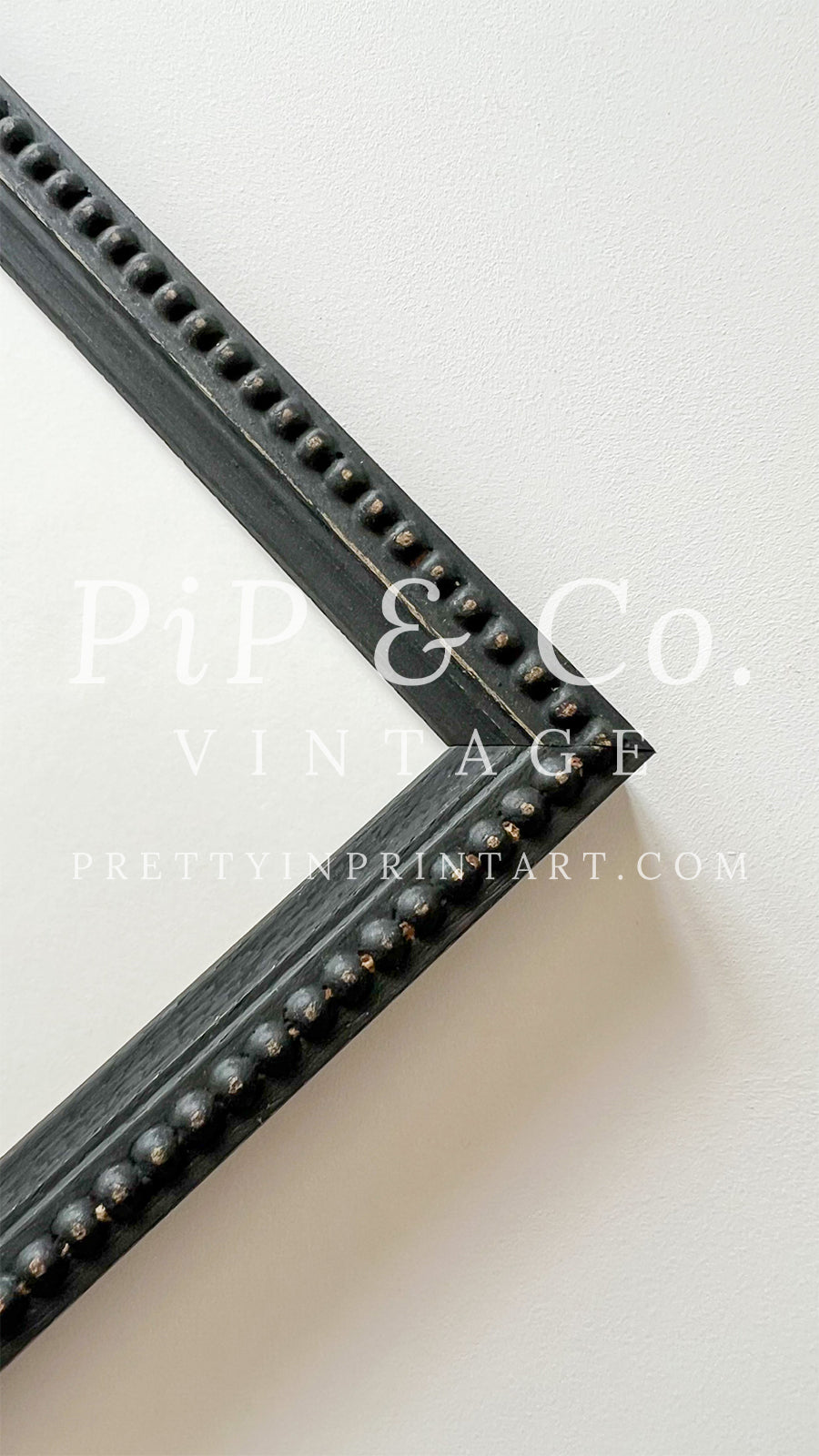 Vintage inspired picture frames for gallery wall ideas and classic antique style interiors