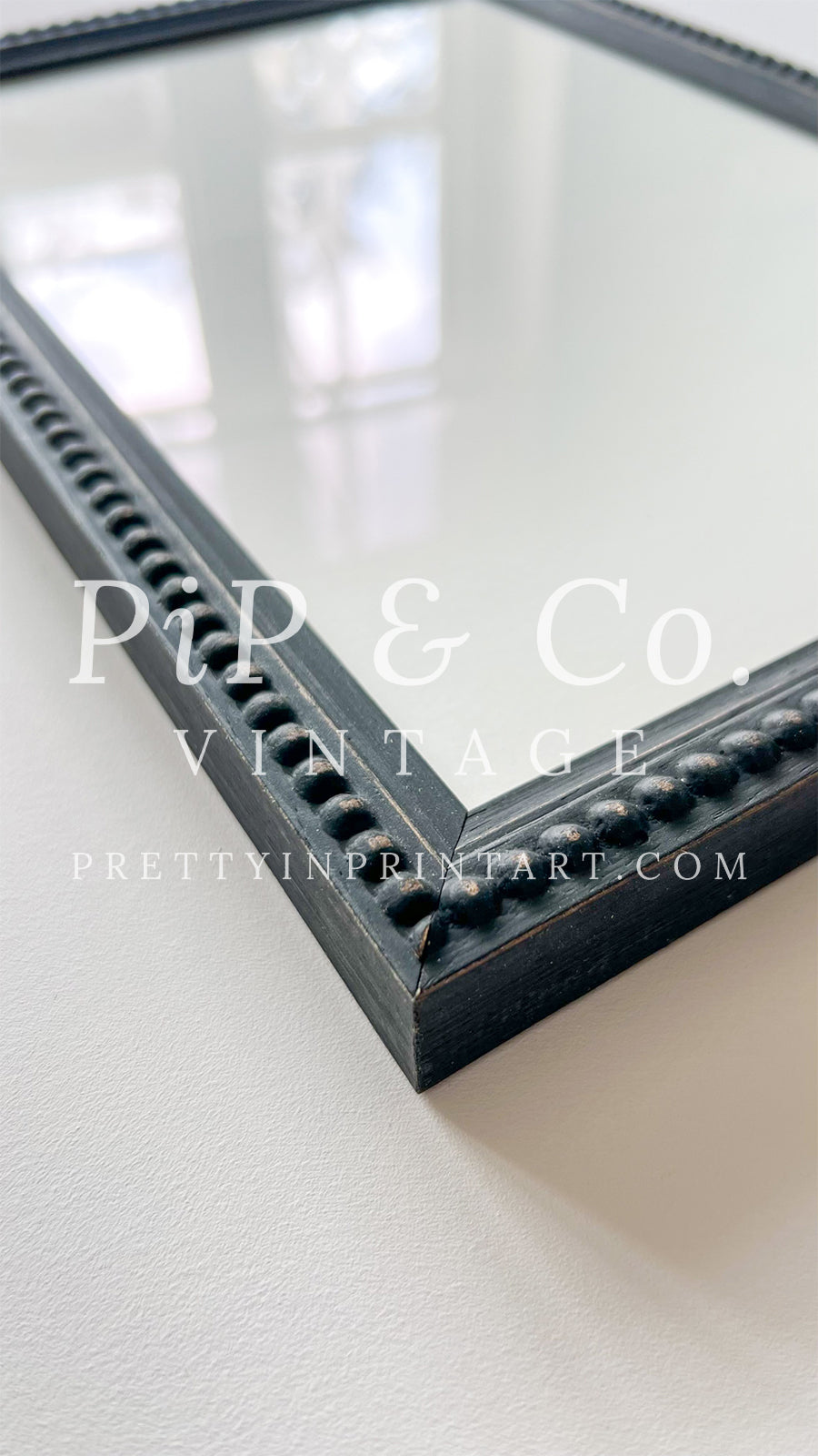 Vintage inspired picture frames for gallery wall ideas and classic antique style interiors