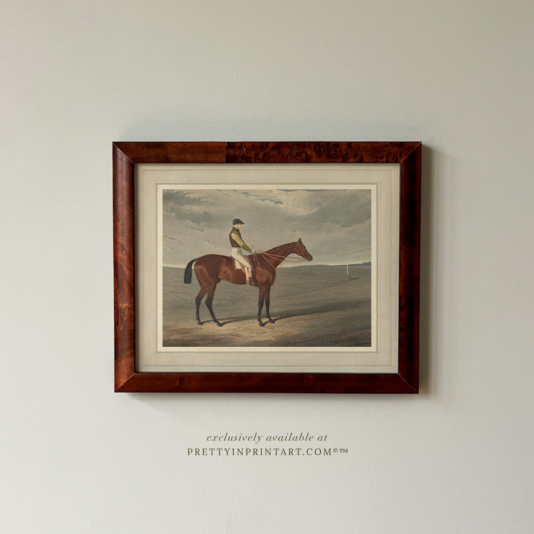Vintage inspired picture frames for gallery wall ideas and classic antique style interiors