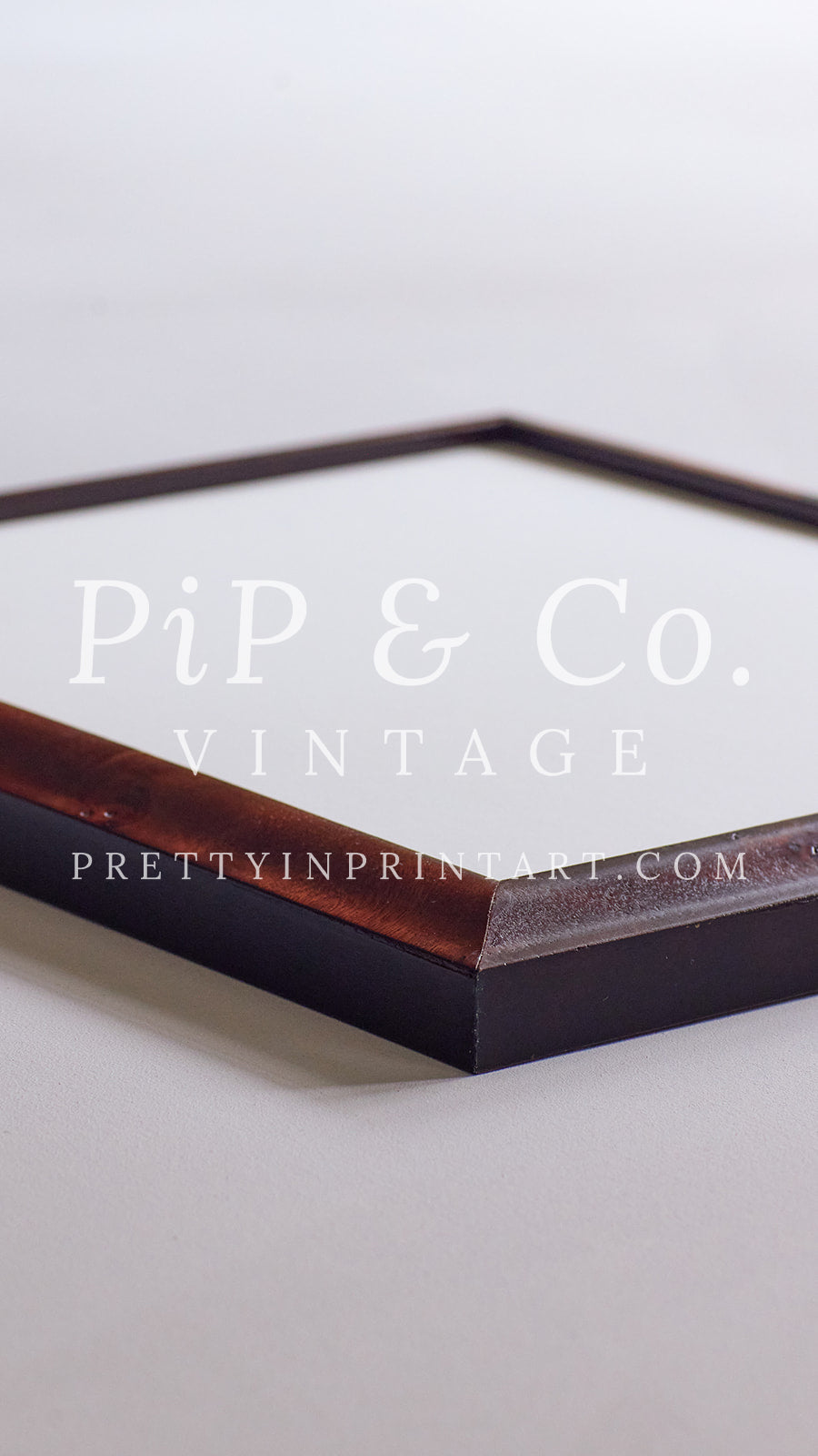 Vintage inspired picture frames for gallery wall ideas and classic antique style interiors