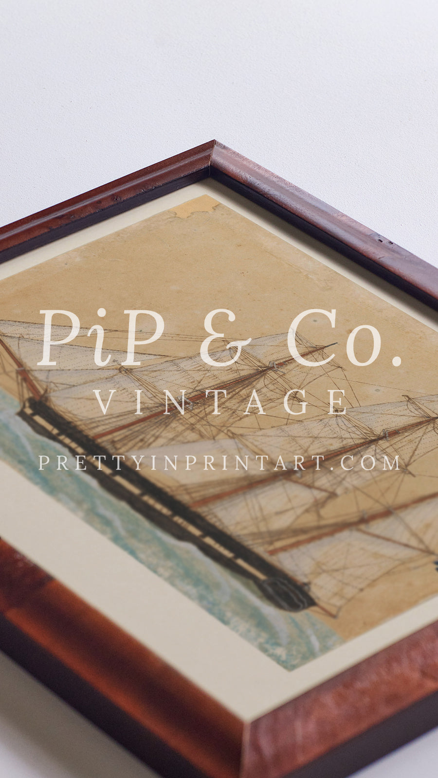 Vintage inspired picture frames for gallery wall ideas and classic antique style interiors