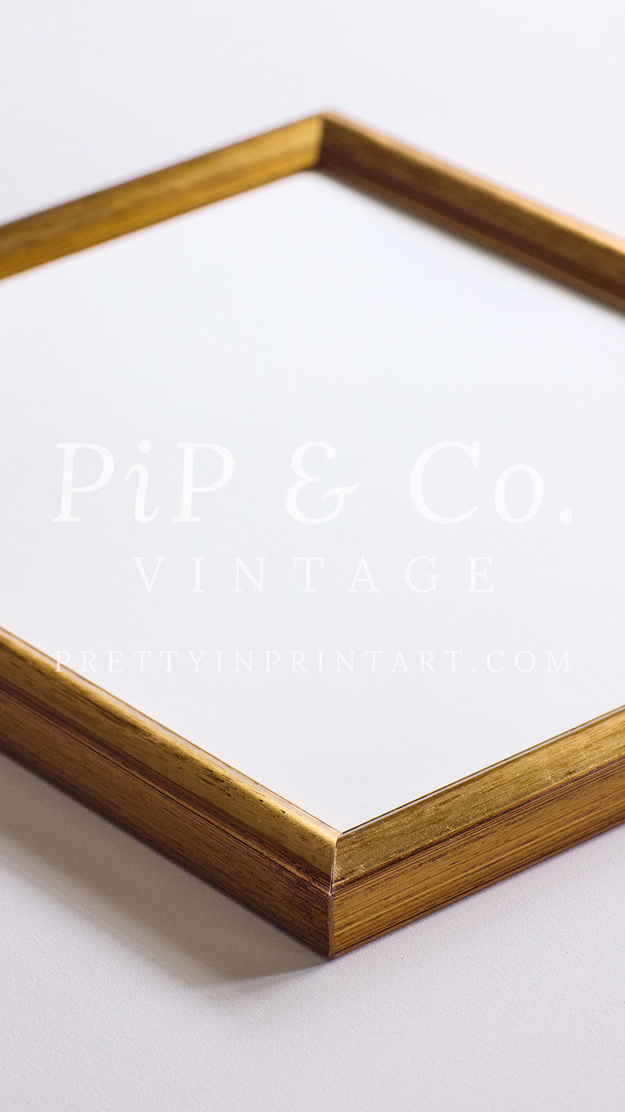 Vintage inspired picture frames for gallery wall ideas and classic antique style interiors