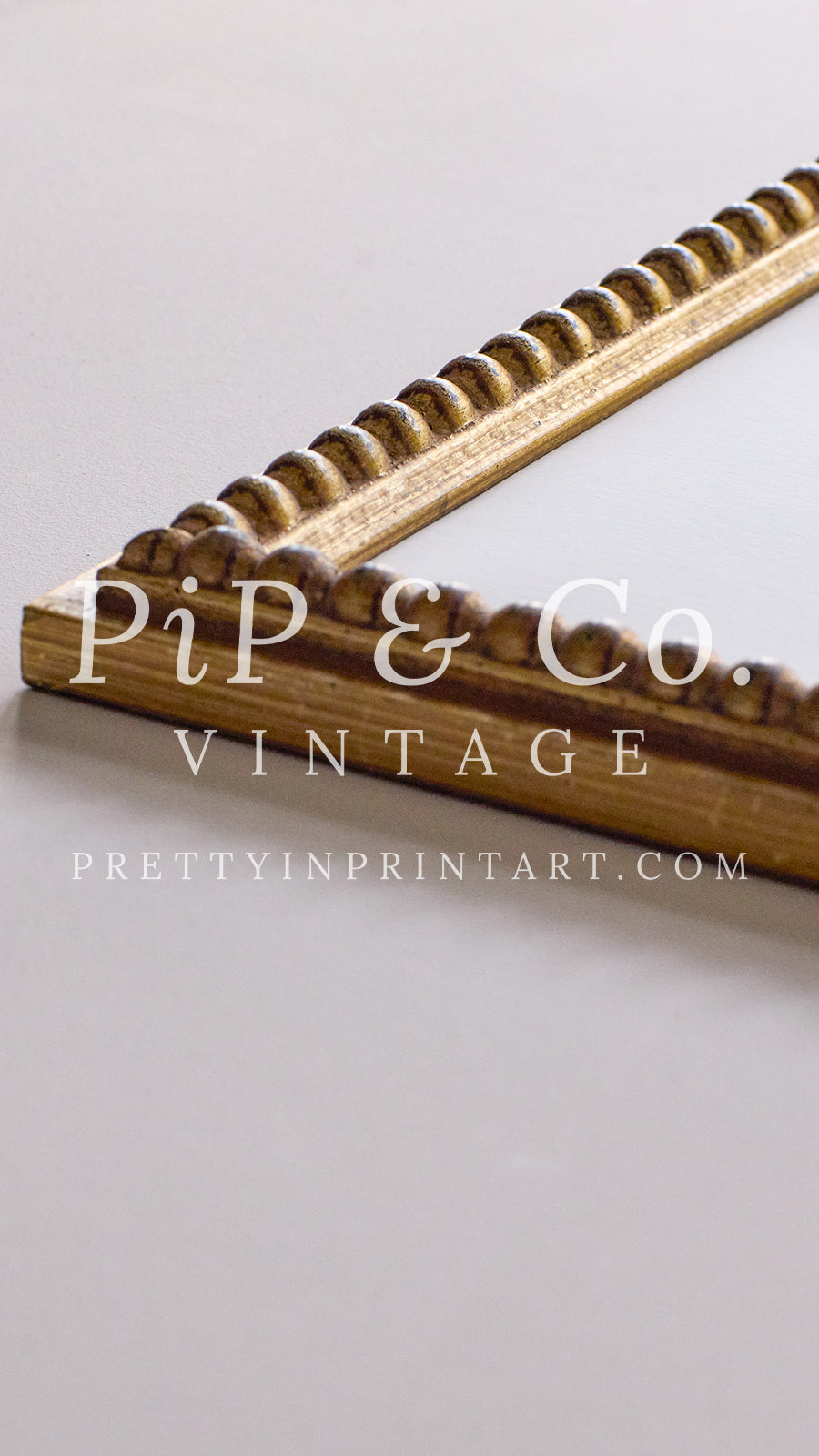 Vintage inspired picture frames for gallery wall ideas and classic antique style interiors