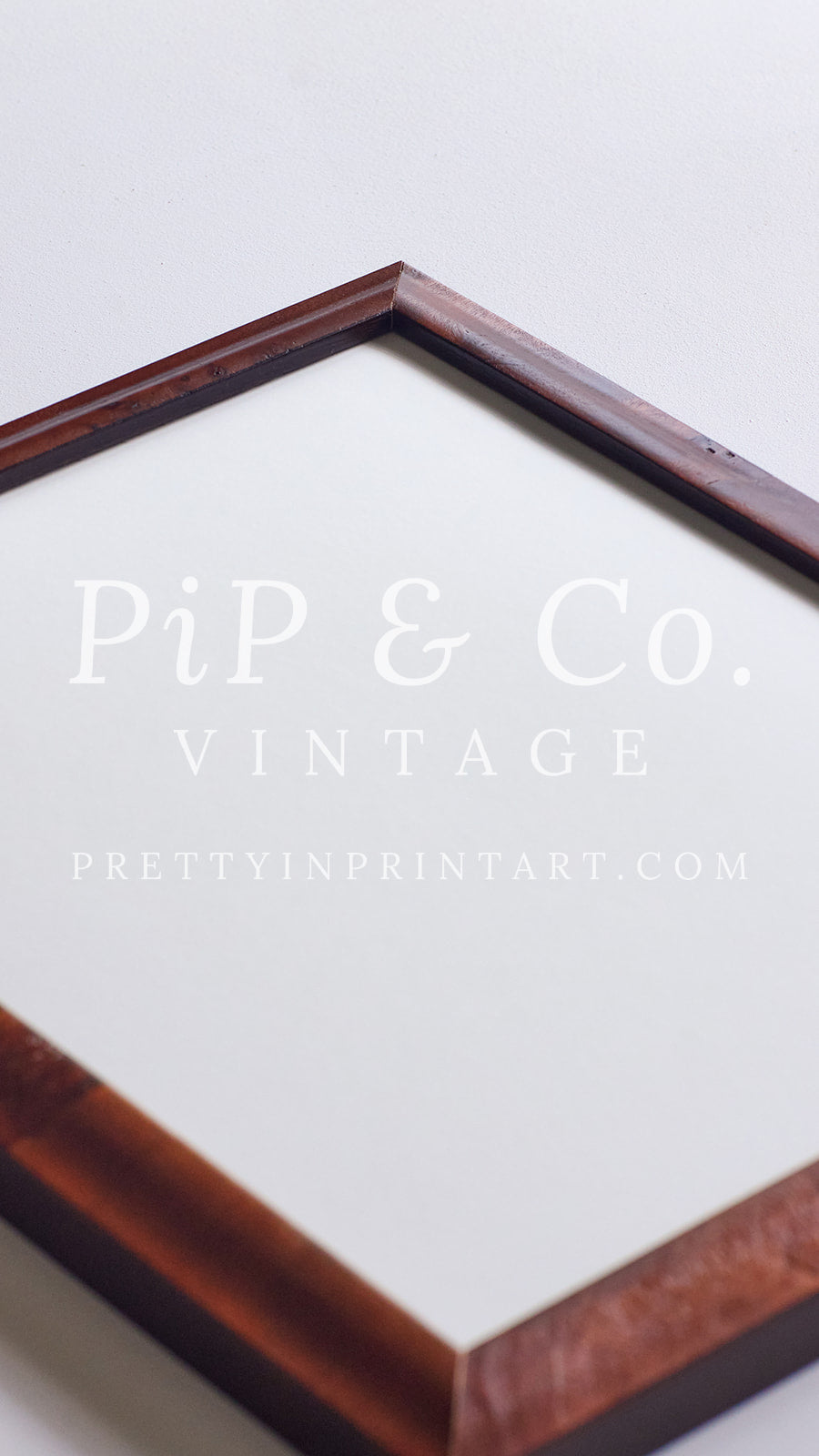 Vintage inspired picture frames for gallery wall ideas and classic antique style interiors