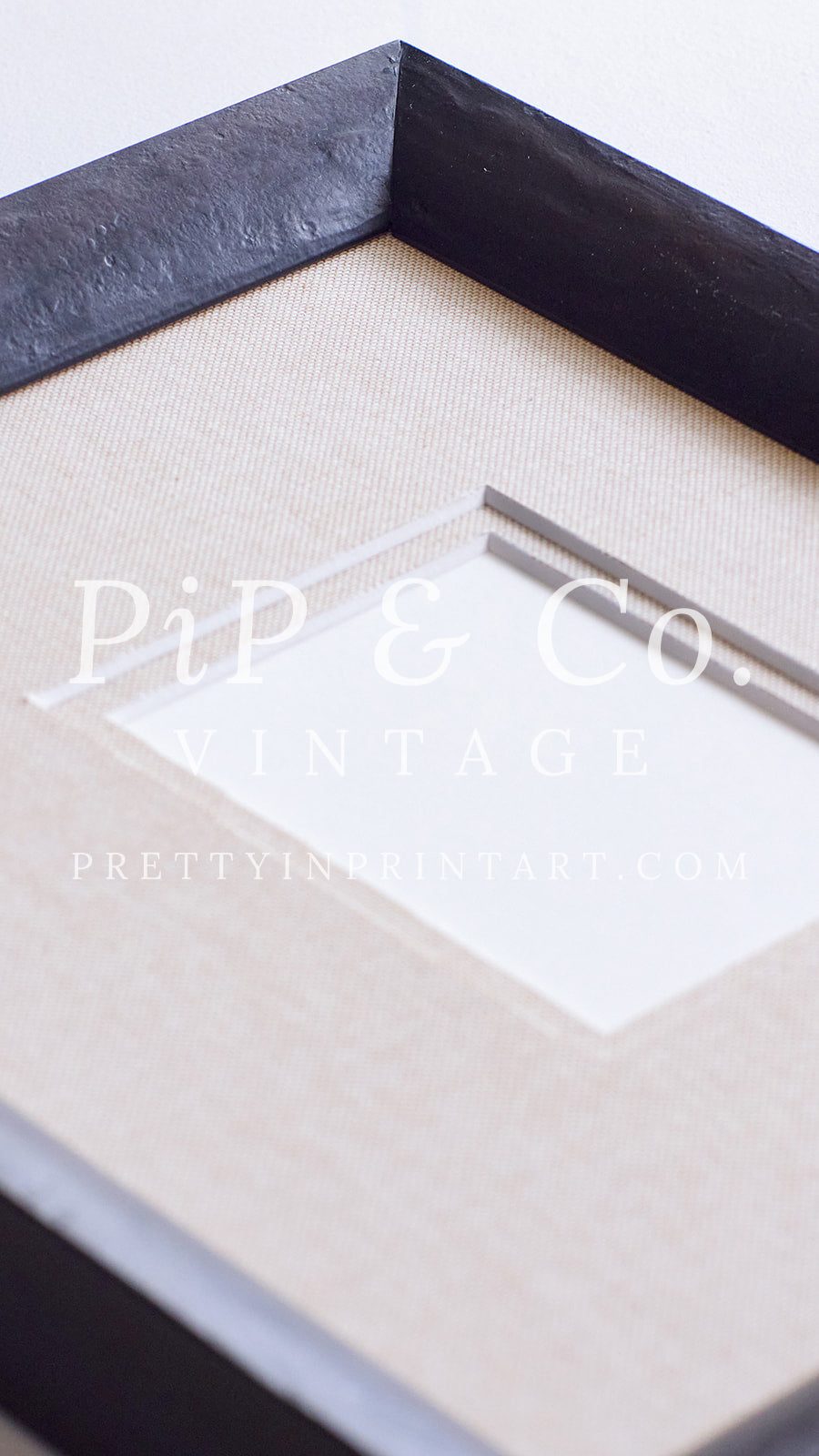 Vintage inspired picture frames for gallery wall ideas and classic antique style interiors